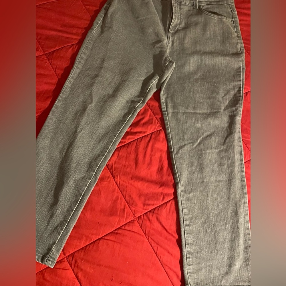 Gloria Vanderbilt Women’s Jeans - Size 16